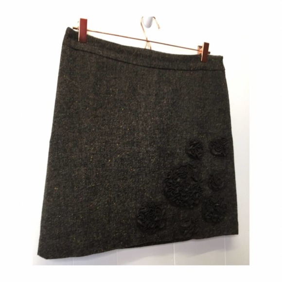 Loft | Brown Tweed Skirt Embroidered Flower detail - Picture 2 of 5